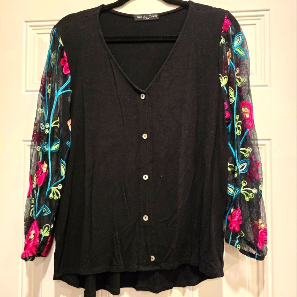 Kim & Cami Black Long Sleeve Blouse w Multi Colored Floral Detailing, Size M